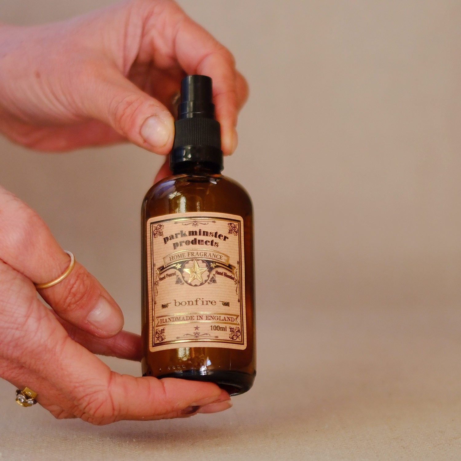 Parkminster’s Bonfire Room Mist—a natural, botanical room spray with warm firewood, amber, and forest air notes. Plant-based & cosy.