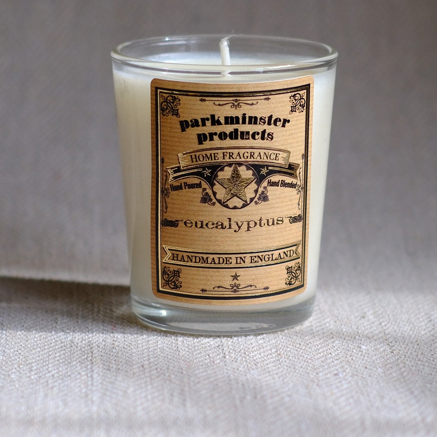 Eucalyptus scented soy wax candle with minty, woody, and citrus notes. Enjoy a clean, invigorating aroma, crafted sustainably for a guilt-free experience - Parkminster Natural Candles