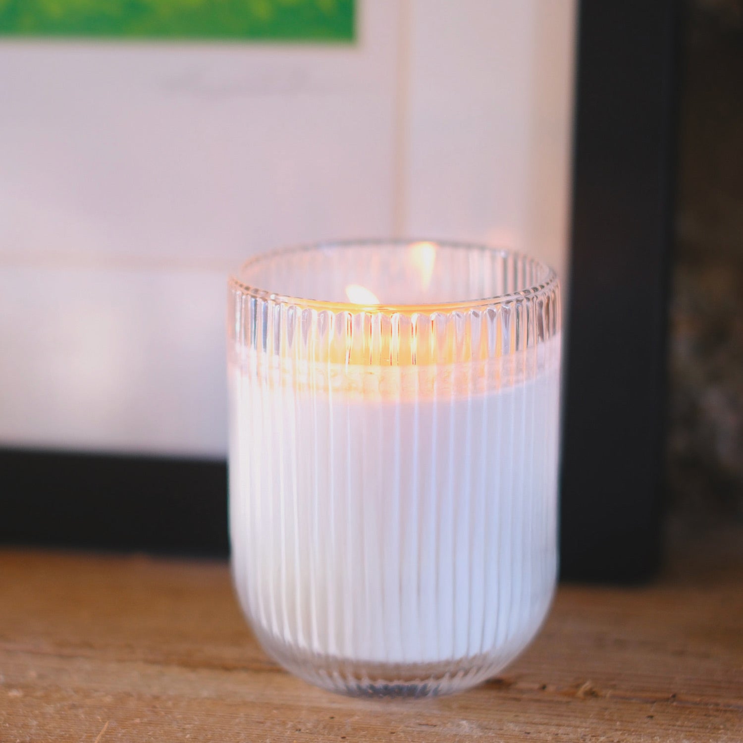 Parkminster Rose Geranium HÆFEN Candle in ribbed glassware with floral, fresh, and sweet fragrance notes. Perfect for calming and relaxing moments.