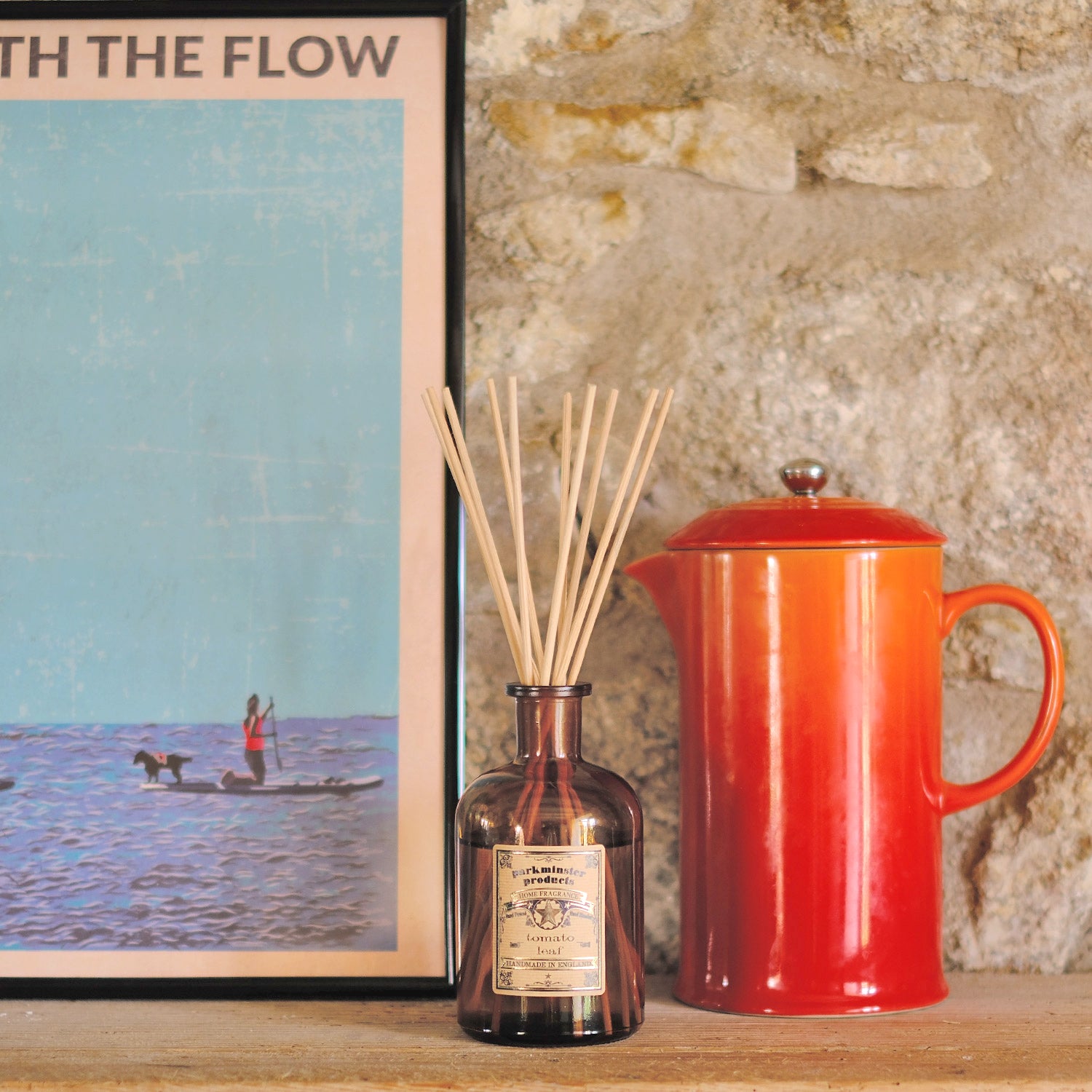Infuse your space with the green, fresh, and herbal aroma of Tomato Leaf using Parkminster's 200ml amber glass Apothecary Reed Diffuser. Handcrafted in our Cornish workshop, this stylish diffuser features contemporary glassware and 100% plant-based ingredients for a natural fragrance experience
