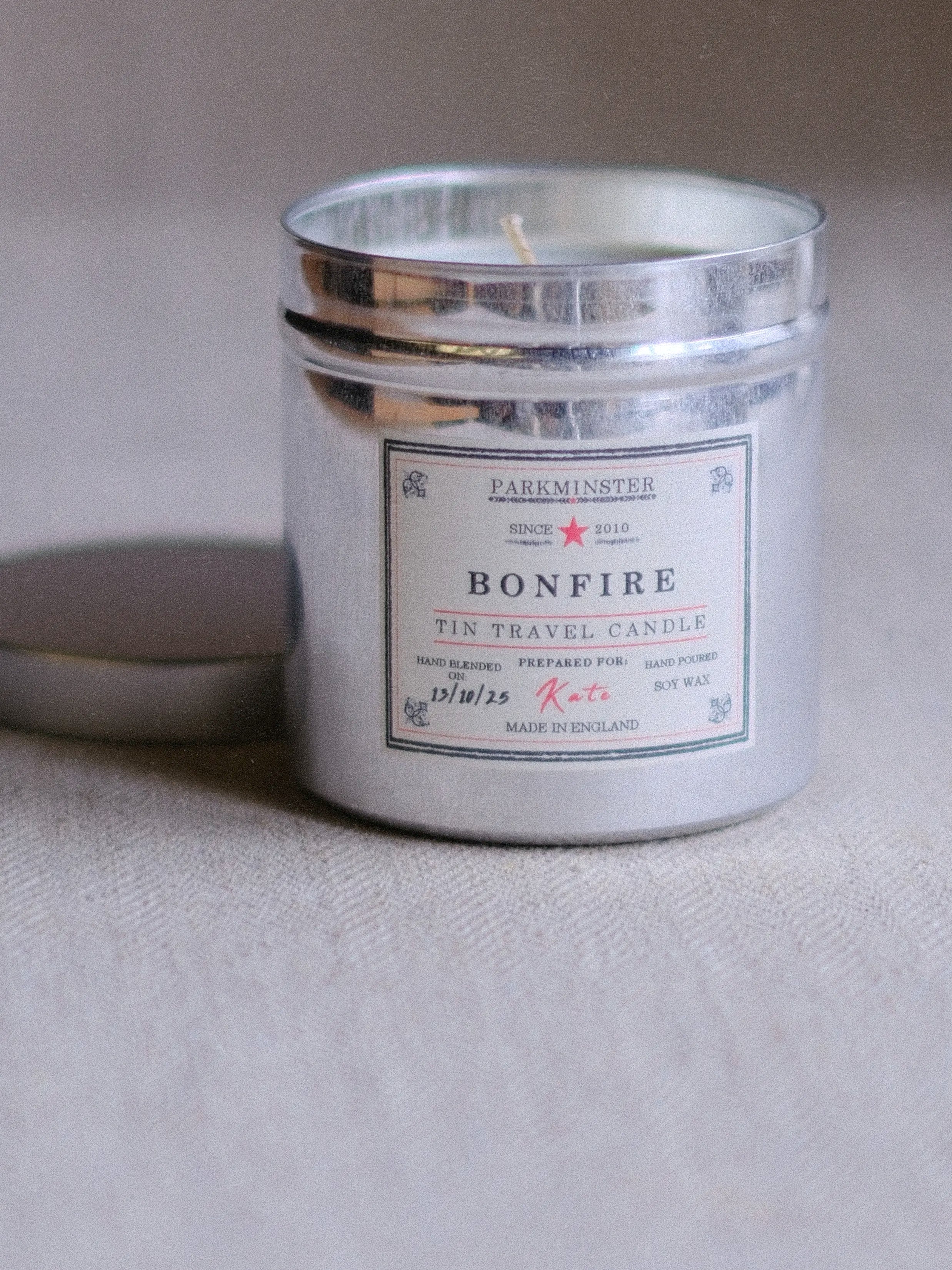 Parkminster Bonfire Natural Scented Tin Candle 280 g – warm smoky wood, embers & musk fragrance in a reusable tin