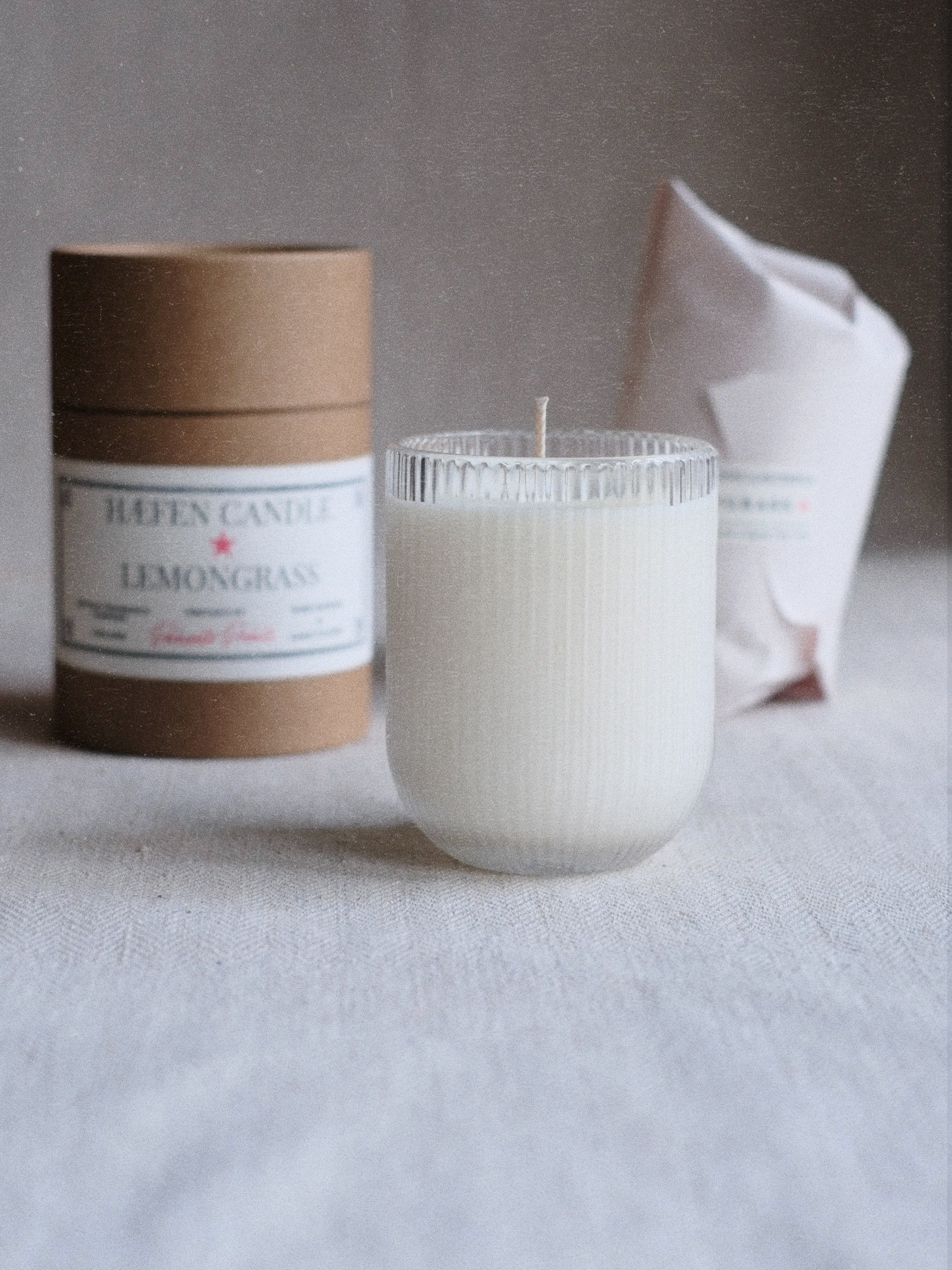 Parkminster HÆFEN Lemongrass Scented Candle – natural, hand‑poured candle with refreshing lemongrass fragrance; perfect for gift‑giving.