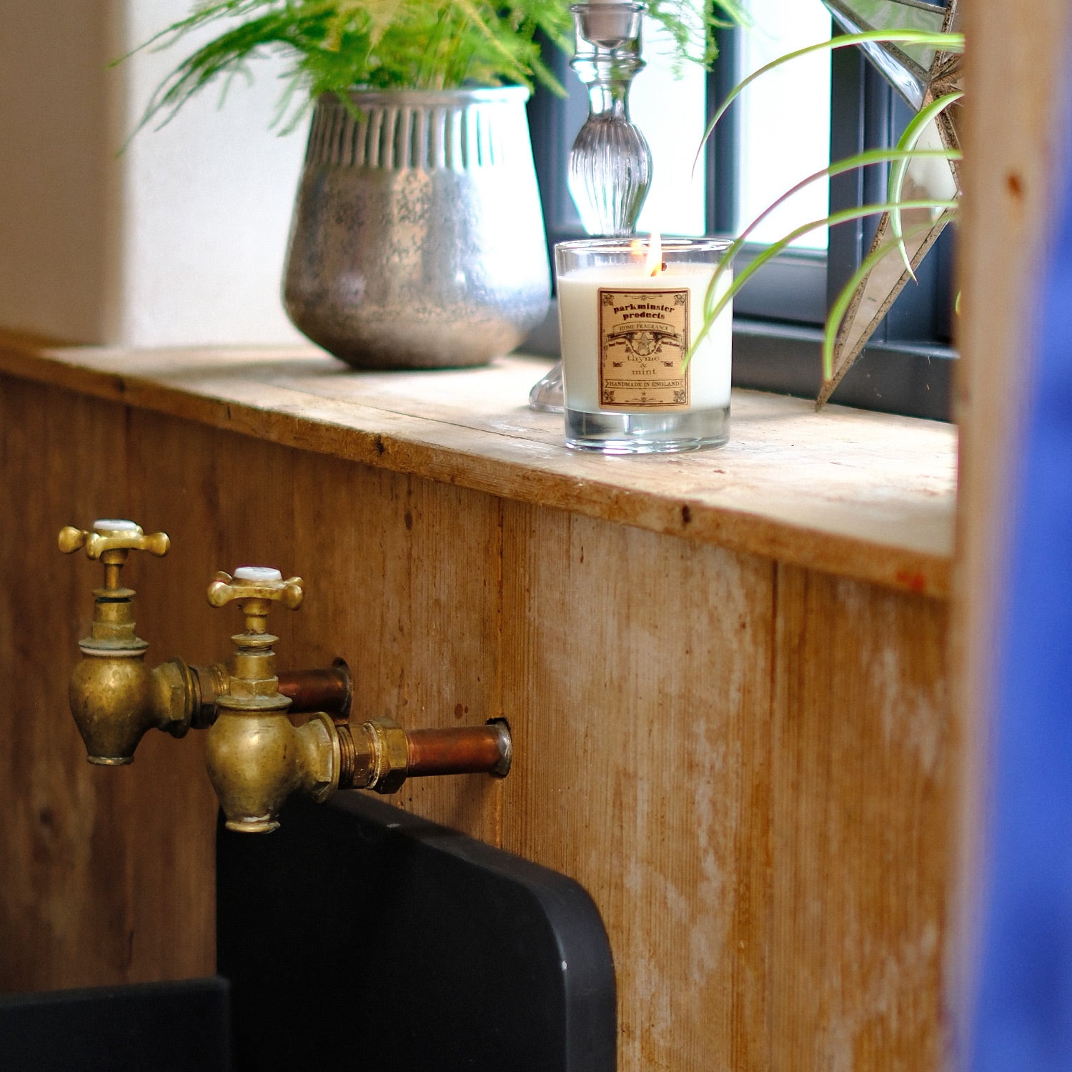 Thyme & Mint Fragranced Soy Candle: A 220g candle offering a fresh, green, and herbal fragrance. Handcrafted in Cornwall by Parkminster, made from sustainable soy wax, plastic-free with a packaging-free option.