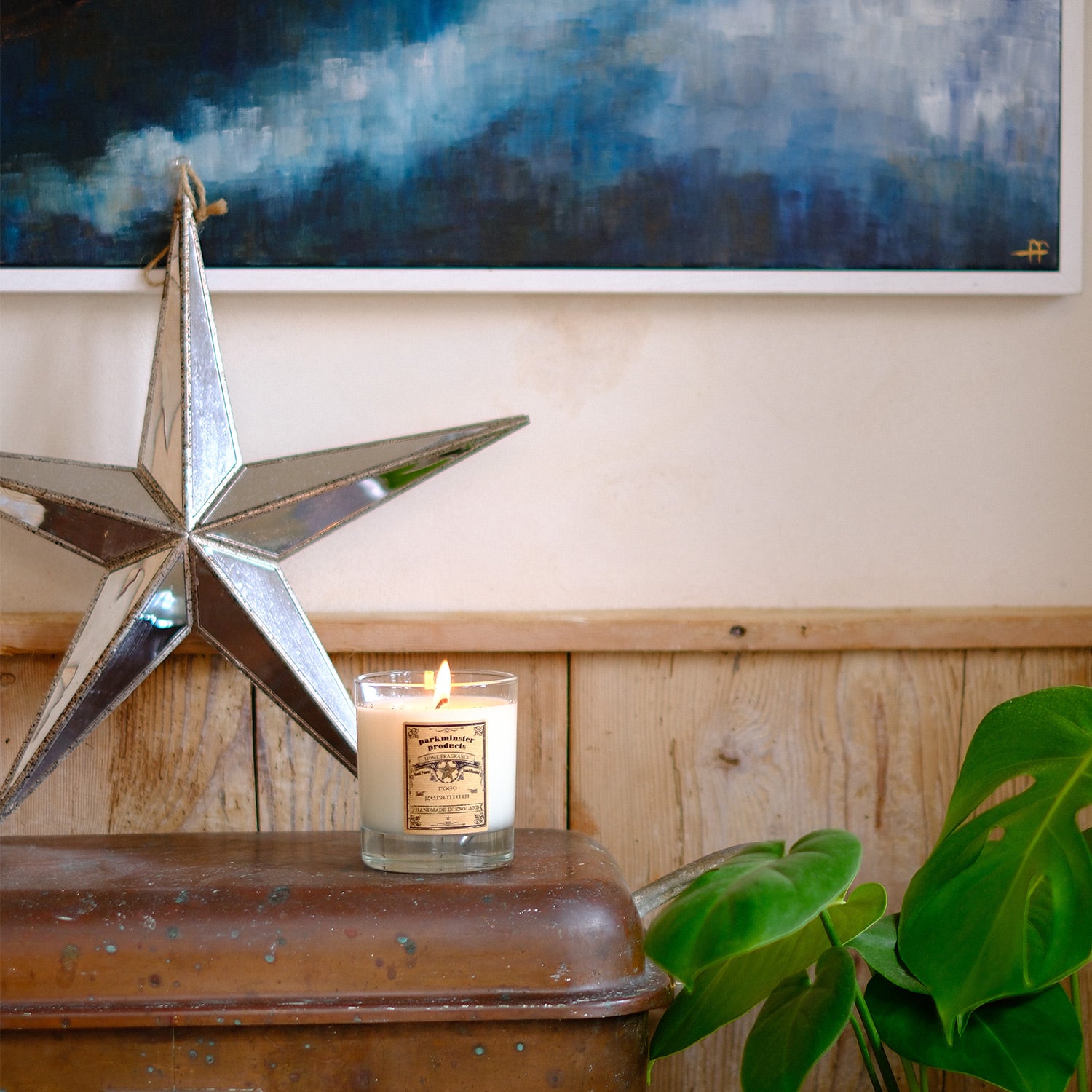 Rose Geranium Soy Candle: Enjoy a floral, fresh, and sweet fragrance with this 220g sustainable soy wax candle. Hand-poured by Parkminster in Cornwall, plastic-free and available with packaging-free options.