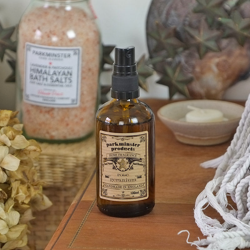Rose Geranium - Room Spray - 100ml / 3.3 fl oz ℮ - Parkminster Products - Beautifully Scented Candles & Reed Diffusers for the Home. Instantly refresh and scent any room with a quick spritz of our richly fragranced home sprays, which come in a lovely apothecary style bottle.