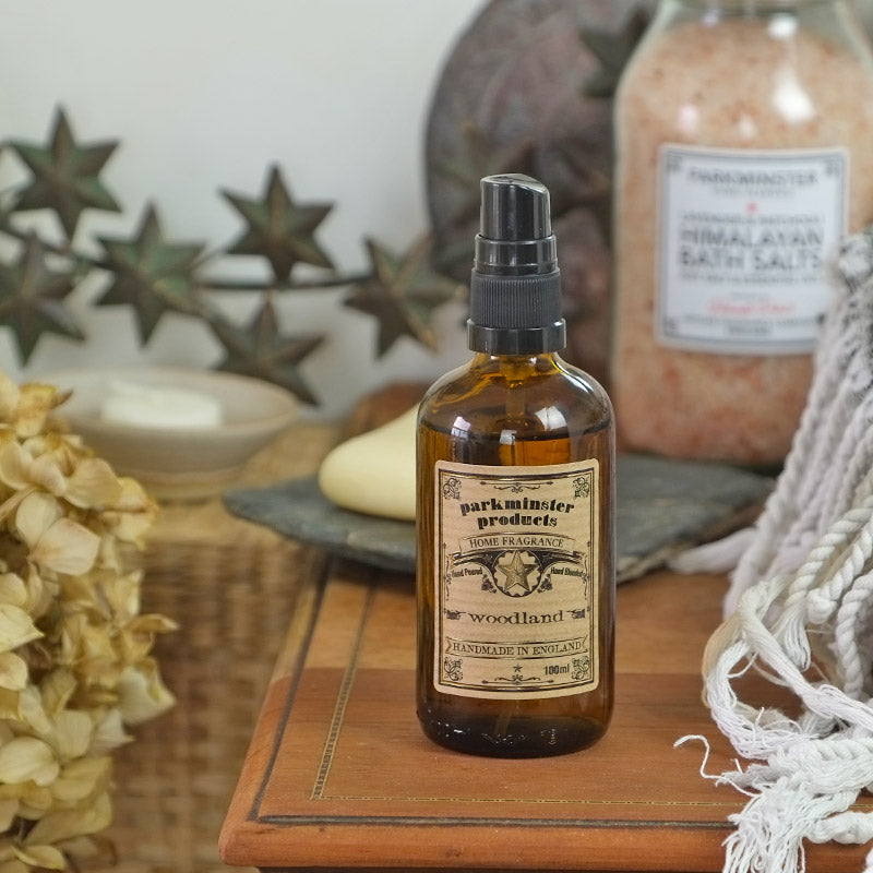 Woodland - Room Spray - 100ml / 3.3 fl oz ℮ - Parkminster Products - Beautifully Scented Candles & Reed Diffusers for the Home. Instantly refresh and scent any room with a quick spritz of our richly fragranced home sprays, which come in a lovely apothecary style bottle.