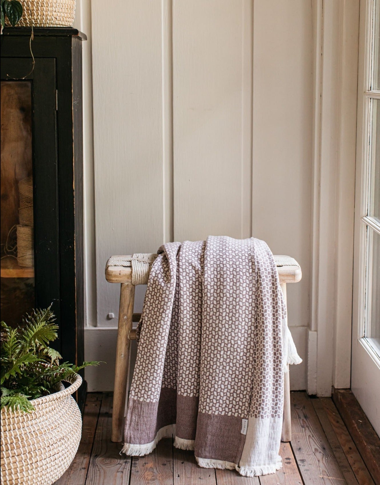 Linen & Lace Napkin - White Set of 4 home decor piece curated by Parkminster Living