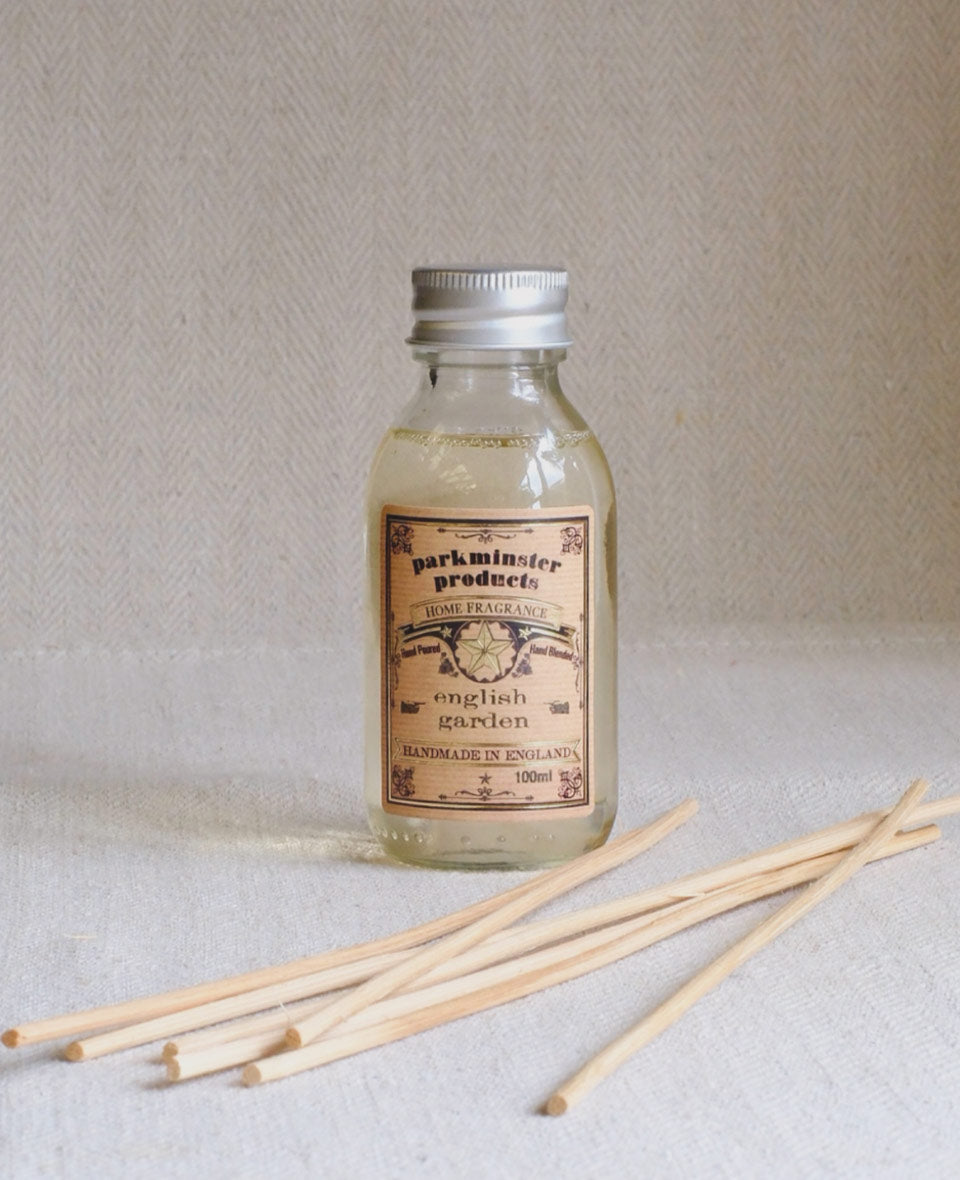arkminster English Garden 100ml Reed Diffuser Refill with 7 free natural reeds, hand-blended in Cornwall, housed in a recyclable glass bottle