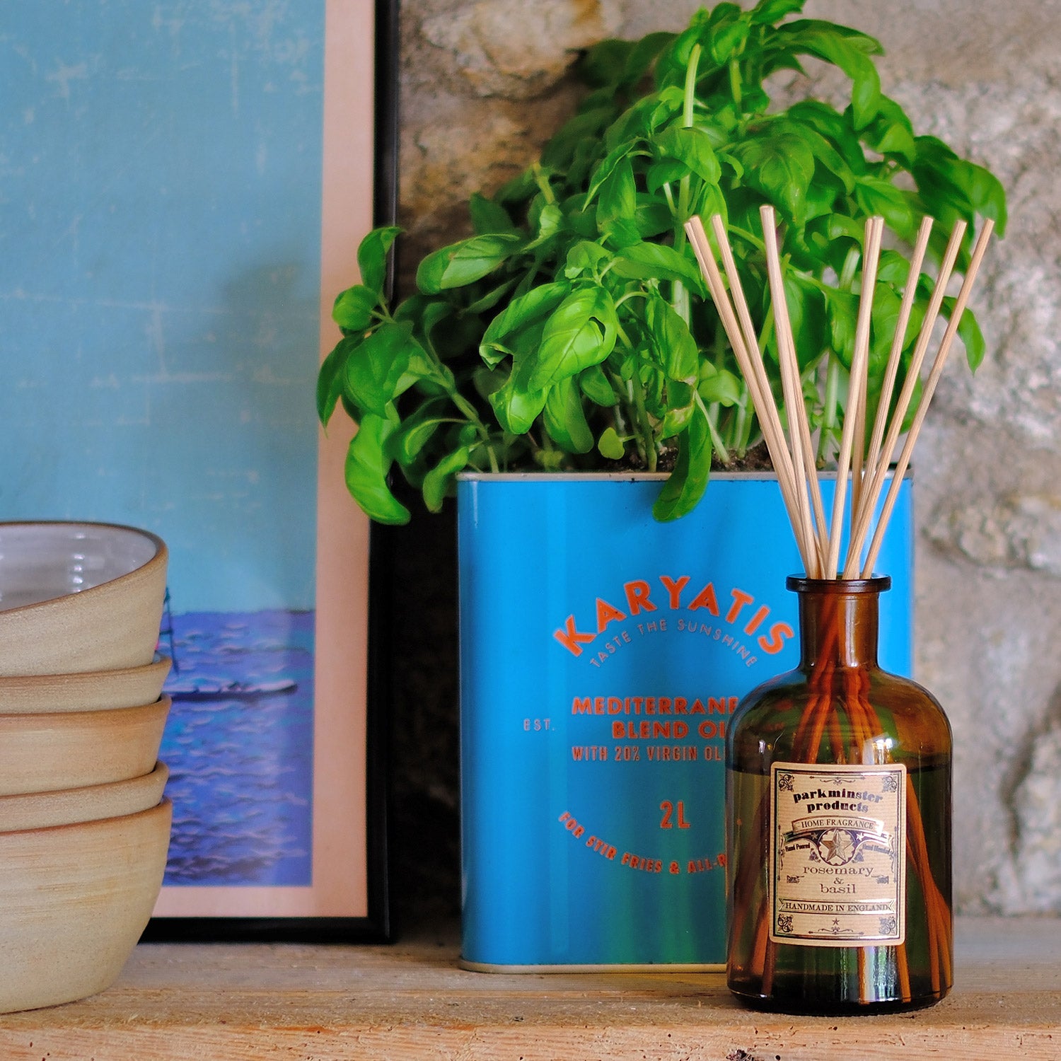 Infuse your home with the invigorating scent of Rosemary & Basil using Parkminster's 200ml amber glass Apothecary Reed Diffuser. Handcrafted in our Cornish workshop, this stylish diffuser is made with 100% essential oils, offering a natural and refreshing fragrance solution