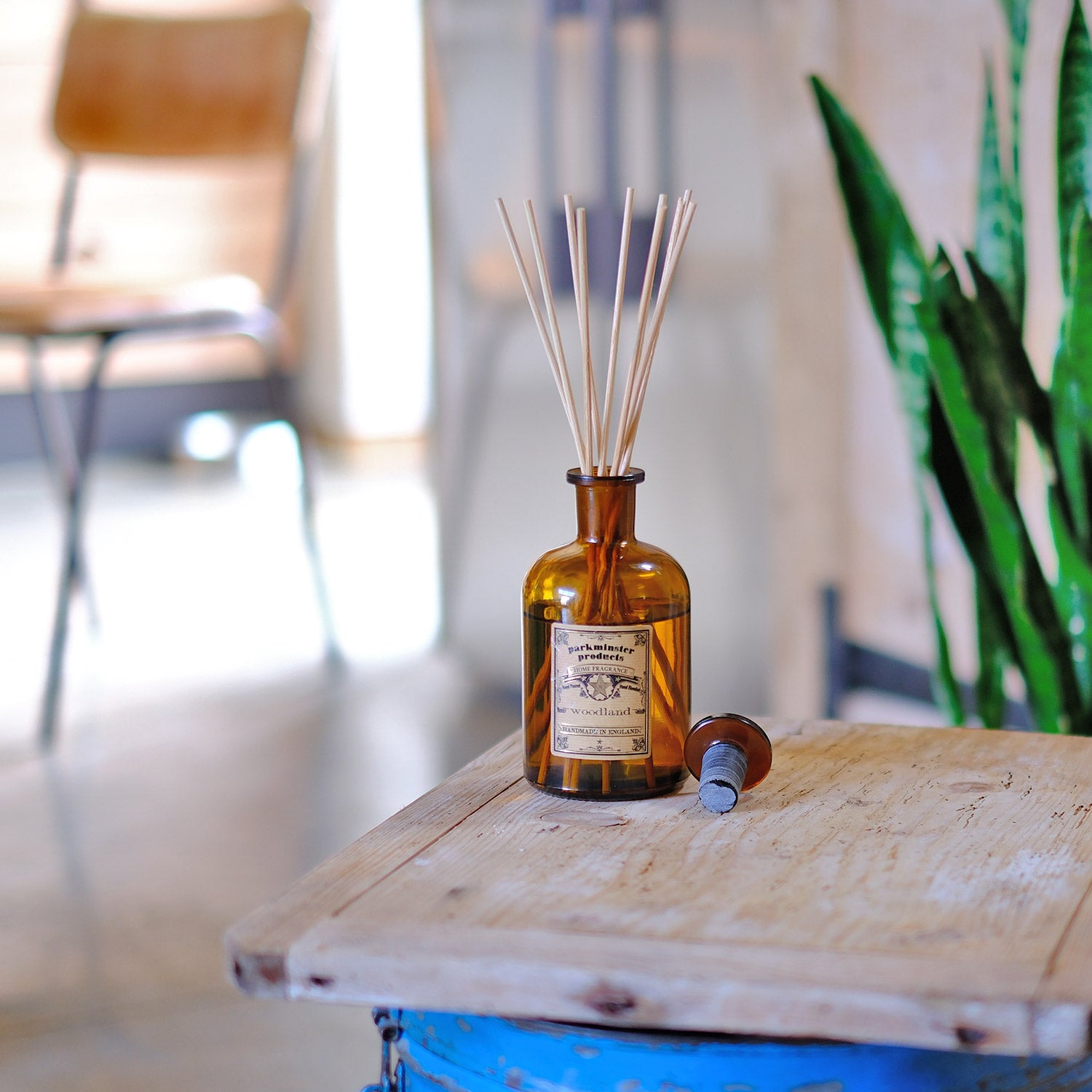 Enhance your space with the deep and evocative scent of Woodland from Parkminster's 200ml amber glass Apothecary Reed Diffuser. Made by hand in our Cornish workshop using 100% plant-based ingredients, this diffuser offers a modern and earthy fragrance experience with notes of smoke and wood