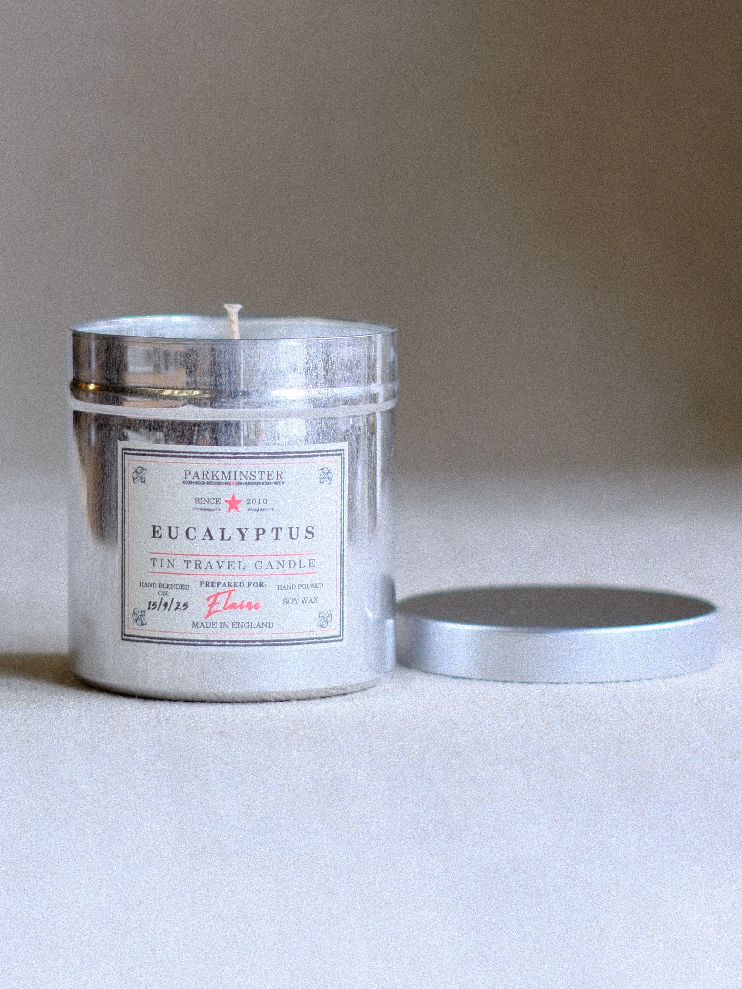 Fresh Eucalyptus Tin Candle 280 g. Natural soy wax candle with herbal crisp scent – perfect gift or uplifting treat for your home.