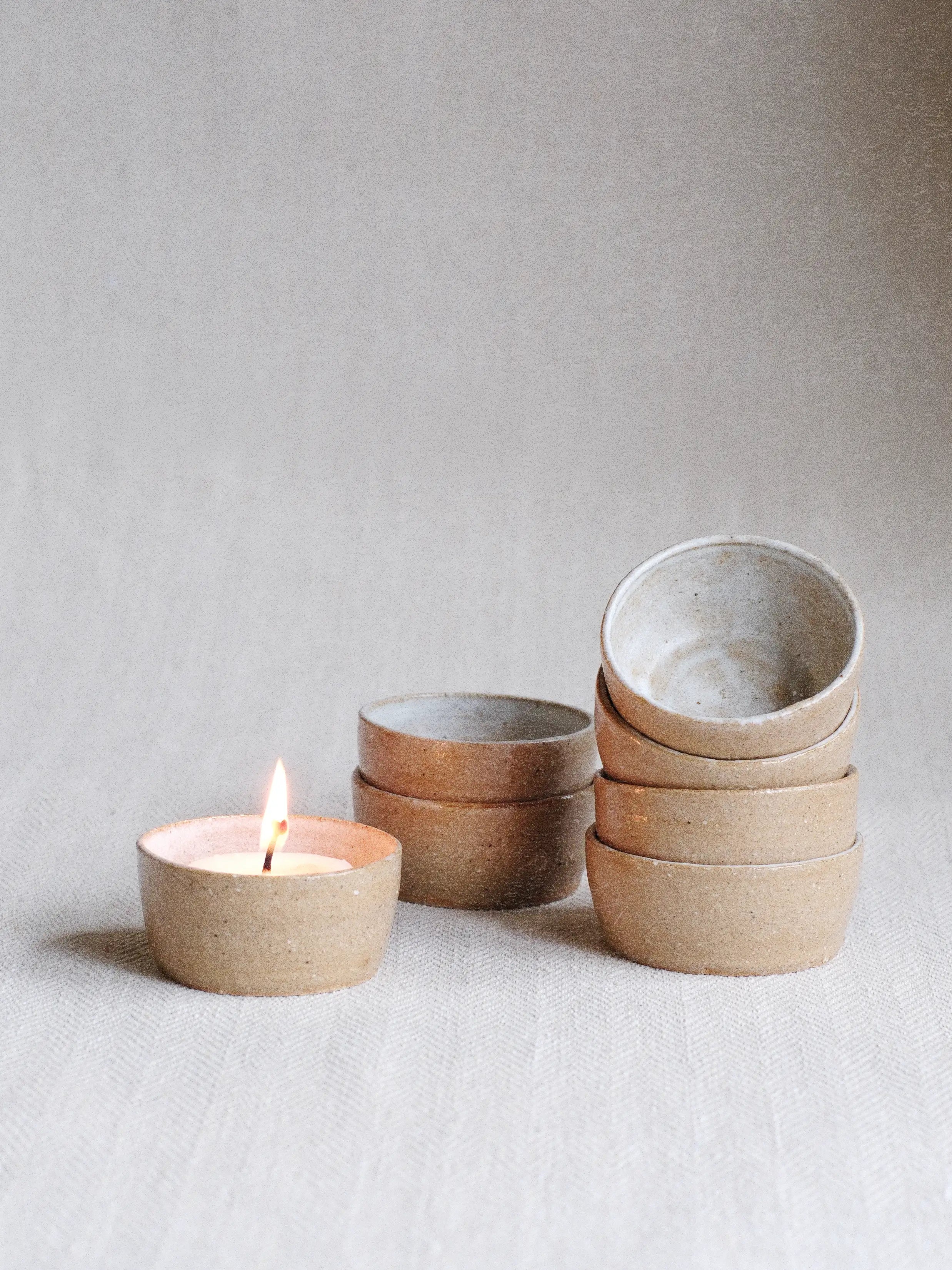 Handmade ceramic pot candle created by Parkminster and Jenna Bray Cera mics featuring a reusable pottery bowl and natural soy wax Candela mini candle crafted in Cornwall