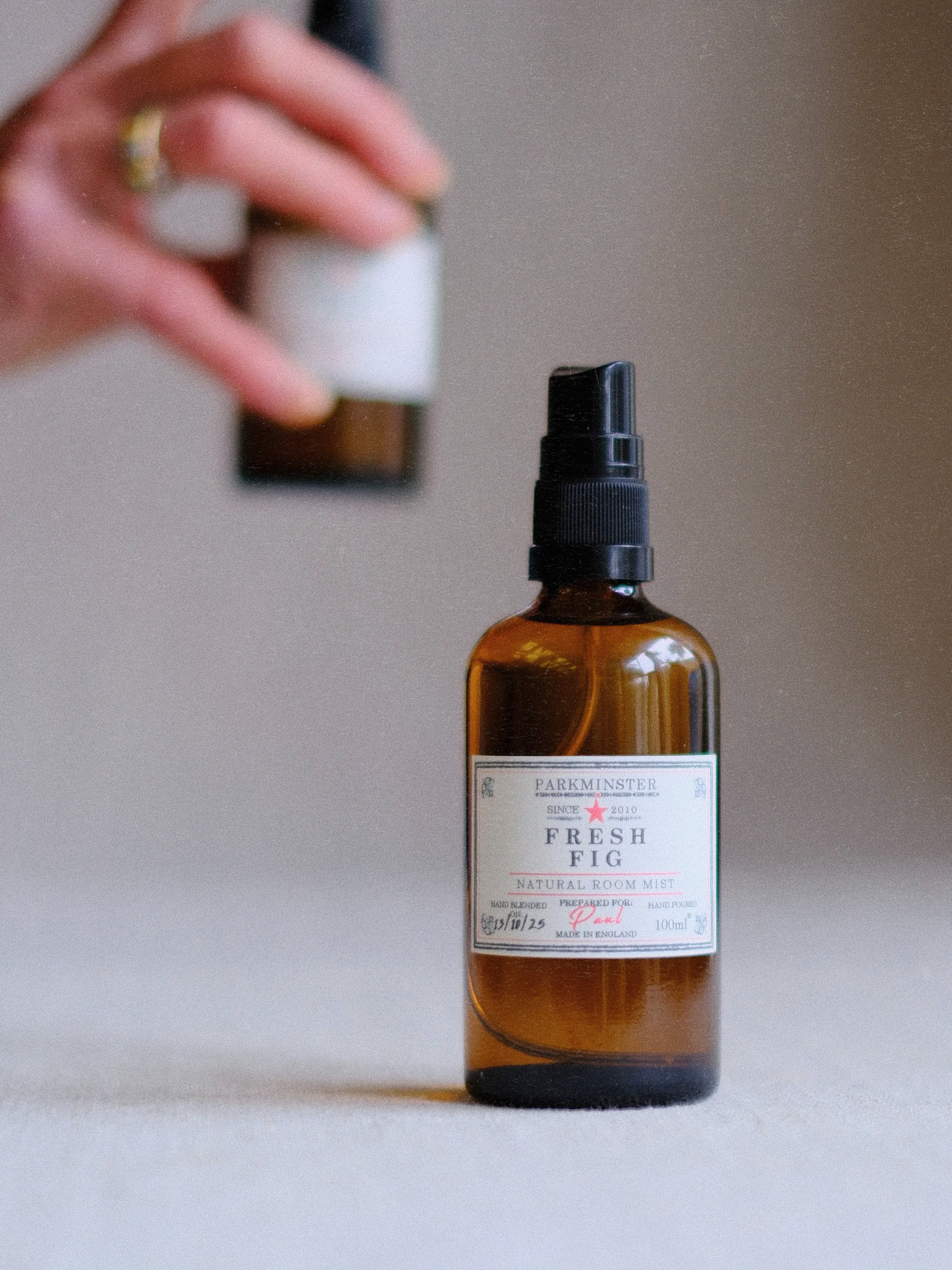 Parkminster Fresh Fig Room Mist – 100ml natural room spray with crisp green fig, citrus zest, and leafy undertones.