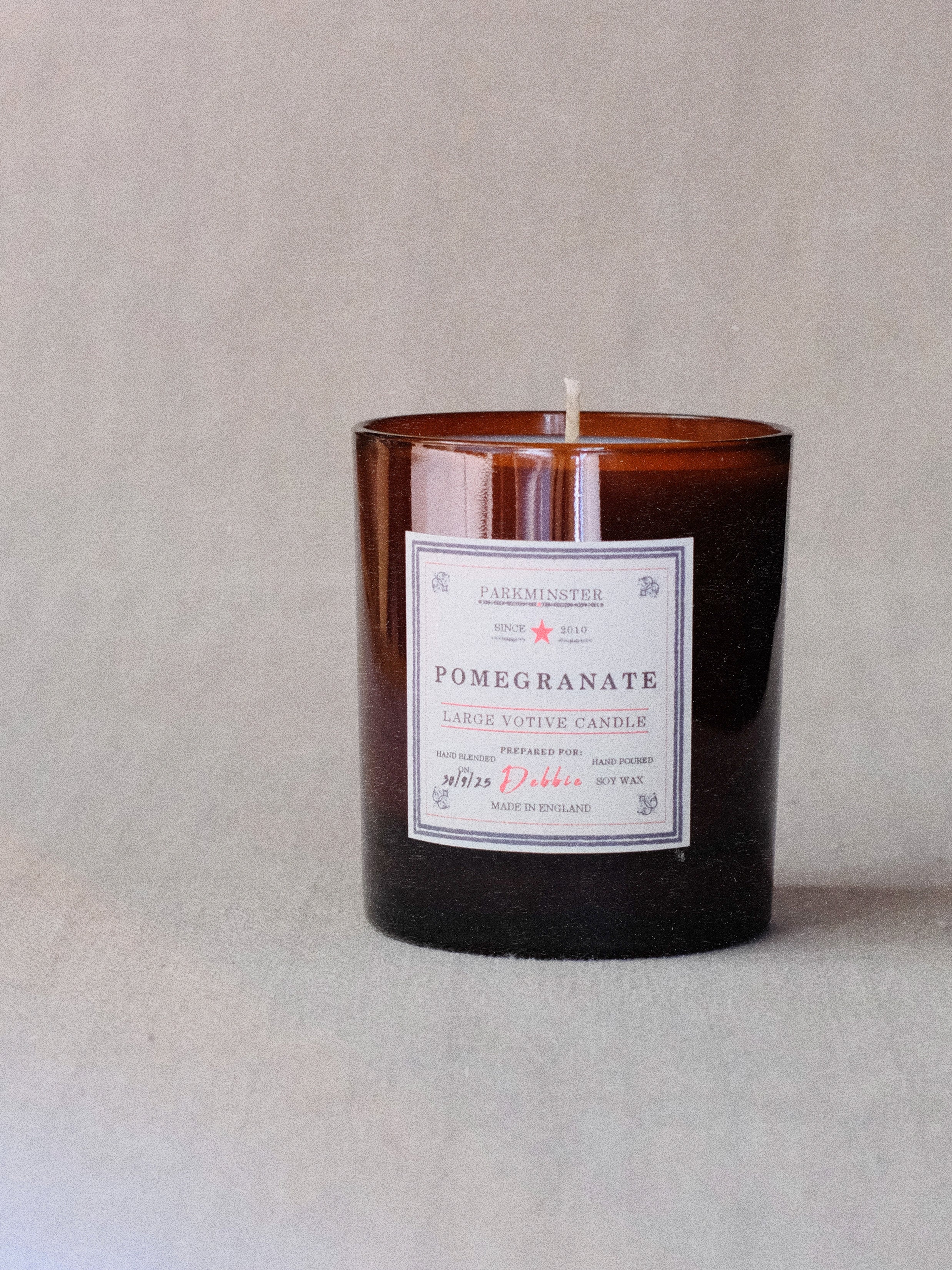 Parkminster Large Pomegranate Candle 220g – hand-poured natural soy wax candle with fruity, floral fragrance, perfect for gifting or your own home ambience