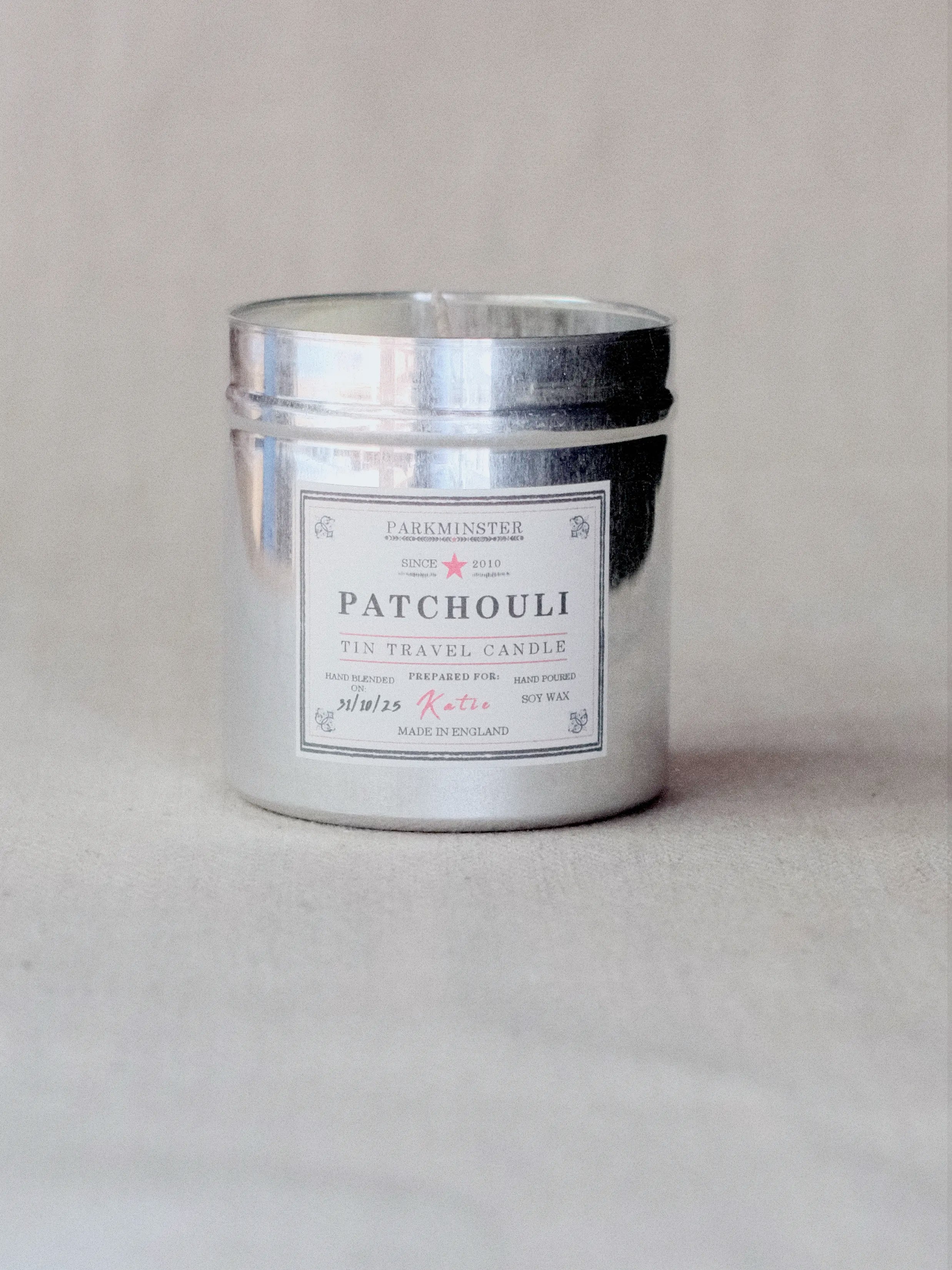 Parkminster Patchouli Tin Candle 280 g – plant-based candle in a reusable tin, warm and grounding scent of patchouli