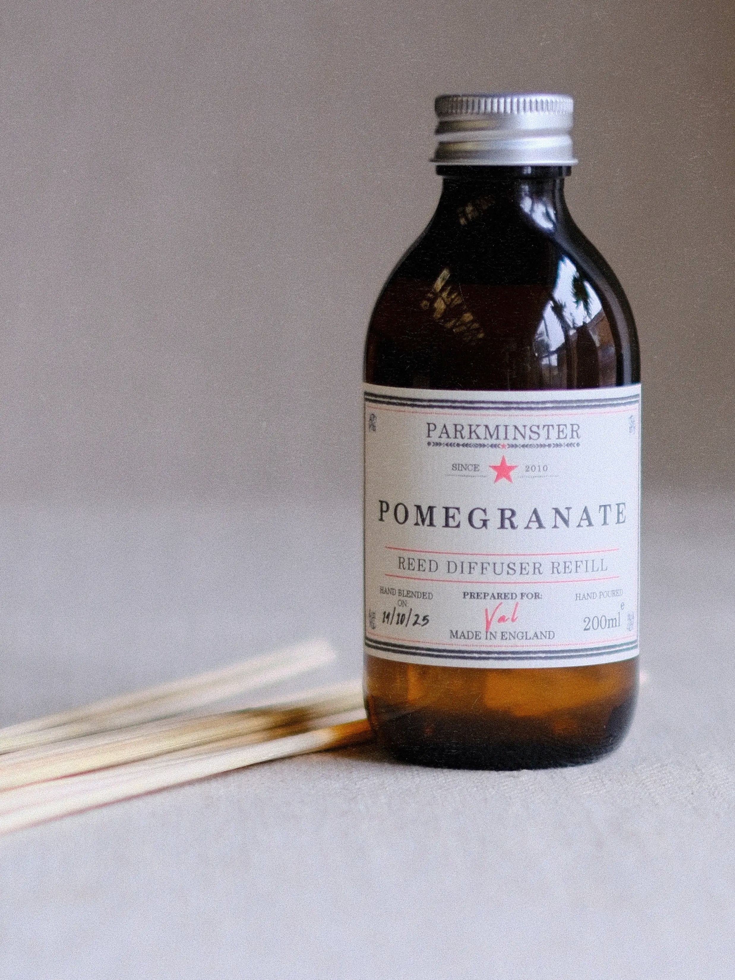 Parkminster Pomegranate Reed Diffuser Refill 200 ml – natural fruity home fragrance with plum, rose, vanilla & light cedarwood notes
