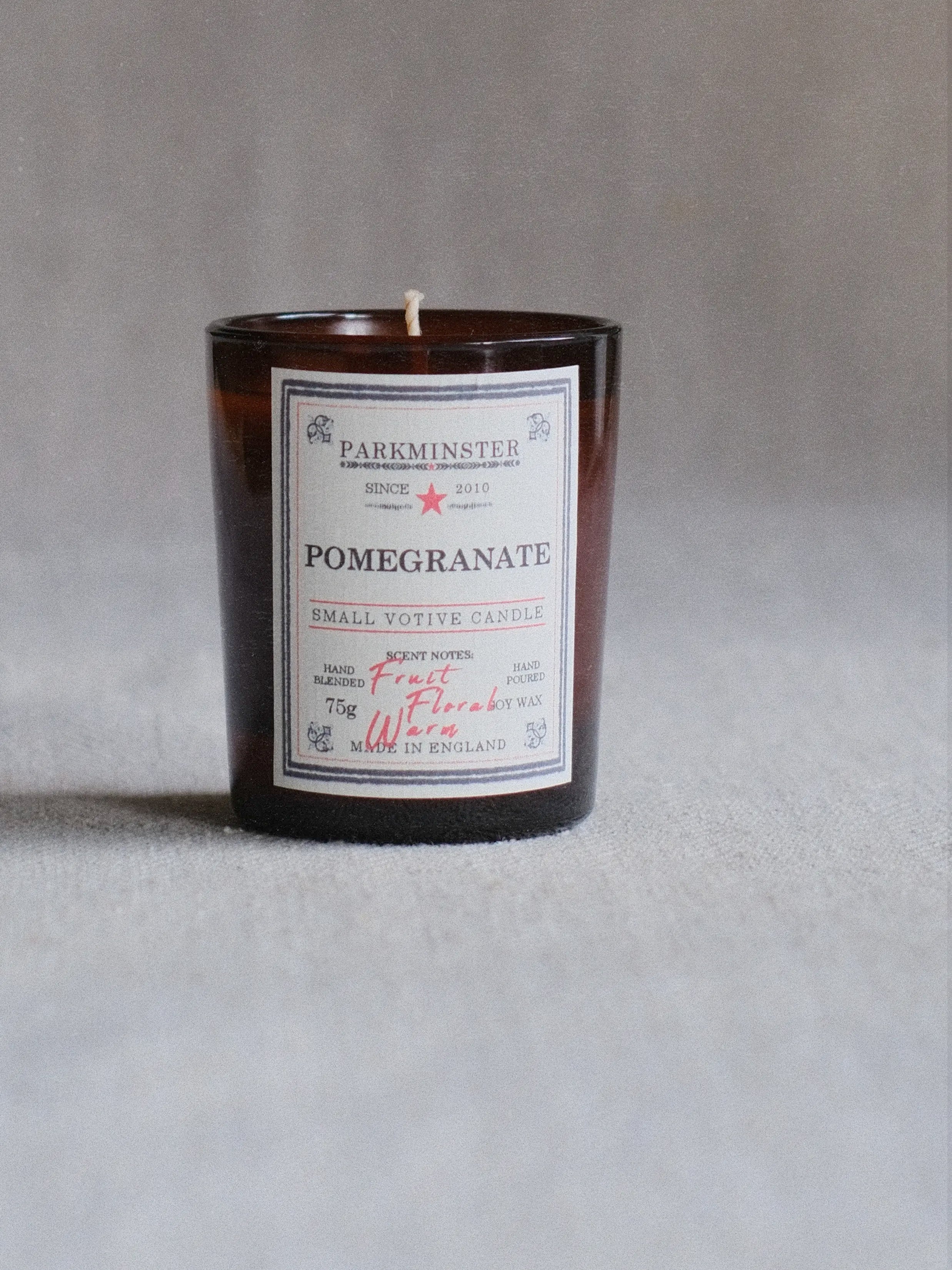 Parkminster Pomegranate Small Votive Candle 75 g – natural soy wax candle with fruity-floral fragrance of pomegranate, plum & rose.