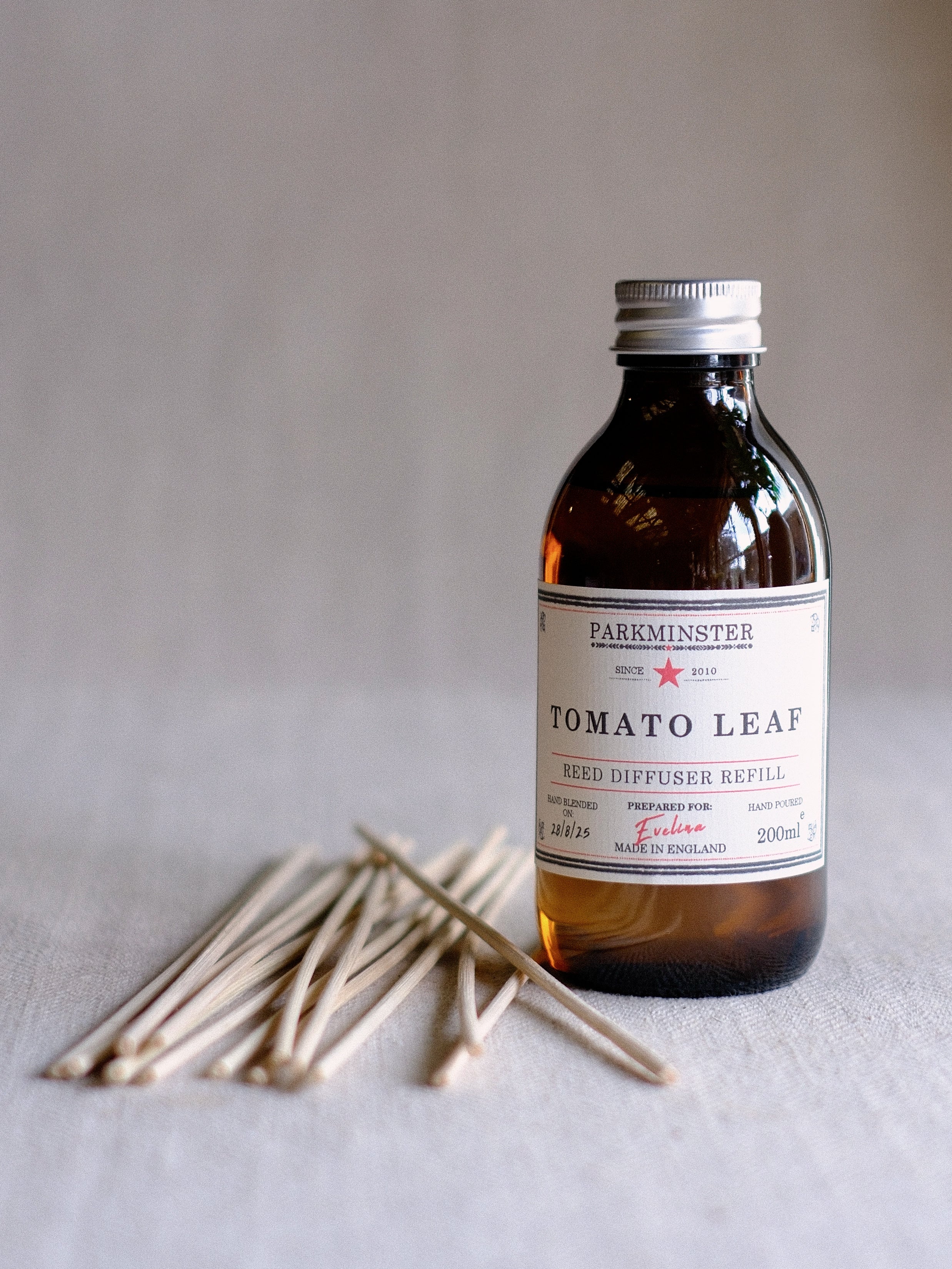 Parkminster Tomato Leaf reed diffuser refill 200 ml – natural reed diffuser refill with fresh, green herbal scent, plant-based and handmade in Cornwall
