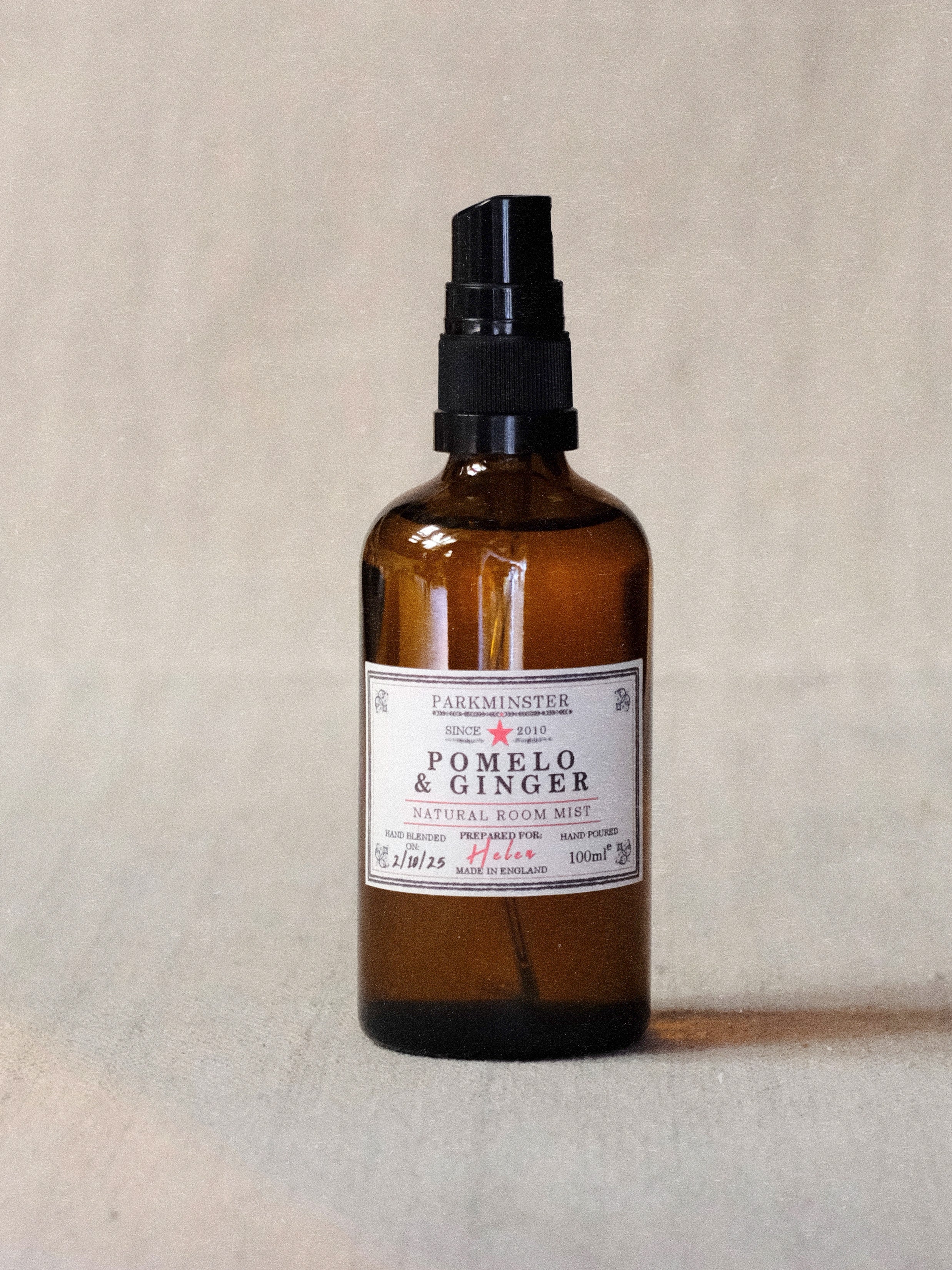 Pomelo & Ginger Room Mist 100 ml – natural essential oil spray with fresh citrus and warm ginger fragrance by Parkminster